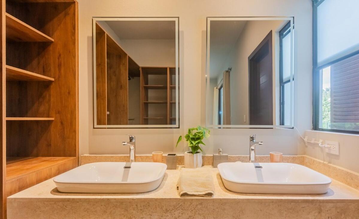 New House In Selvanova Coto 10, *